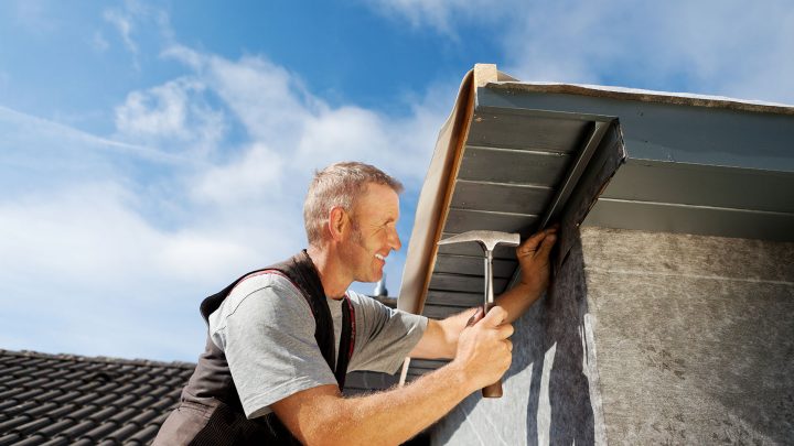 7 Signs You Need a Roof Restoration or Repair